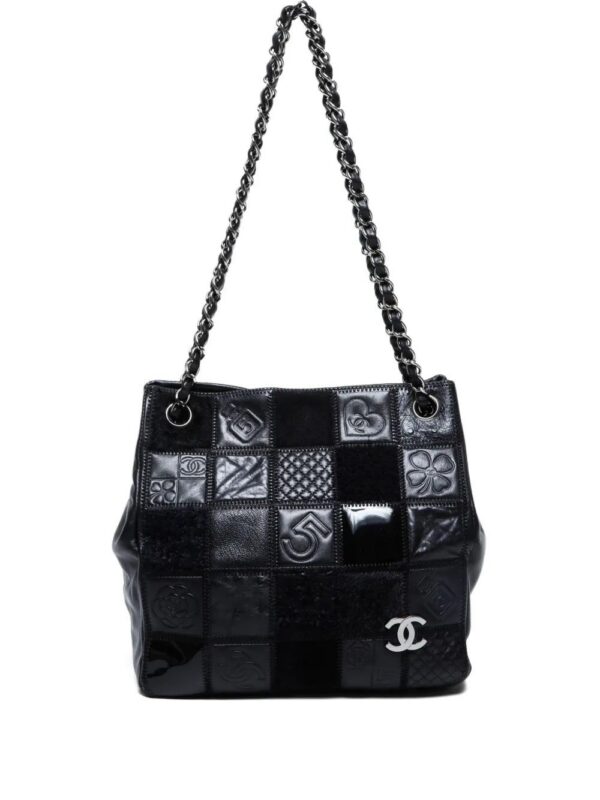 31576076_60930581_1000_fd4a10e5-afda-4ea9-9801-3bee007de7a0.jpg CHANEL - Choco Bar lambskin shoulder bag