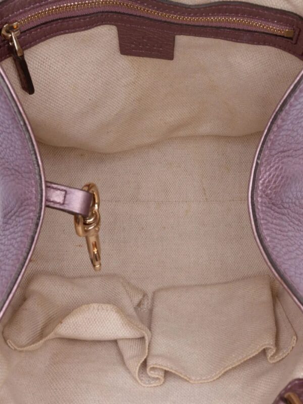 31607294_60934211_1000.jpg Gucci - Small Metallic Leather Soho satchel