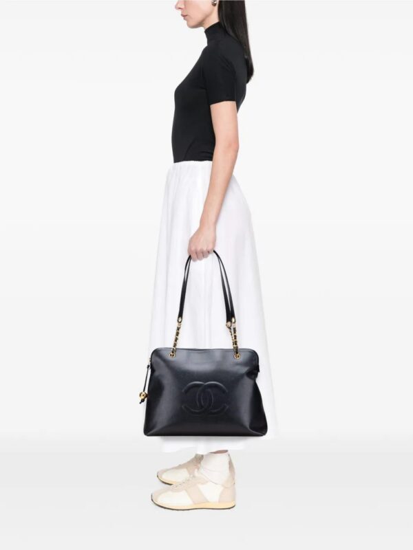 31607311_60933656_1000.jpg CHANEL - CC Caviar Chain tote bag