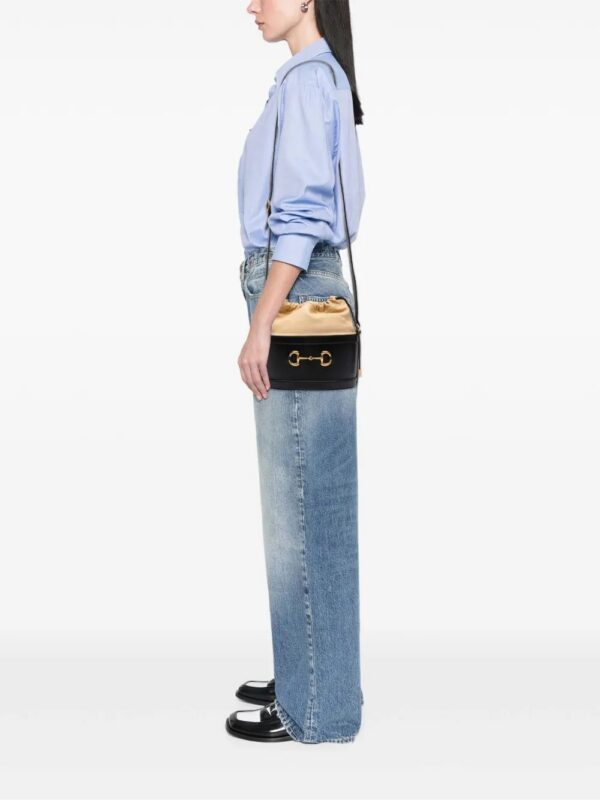 31642675_60991524_1000.jpg Gucci - Leather Horsebit bucket bag