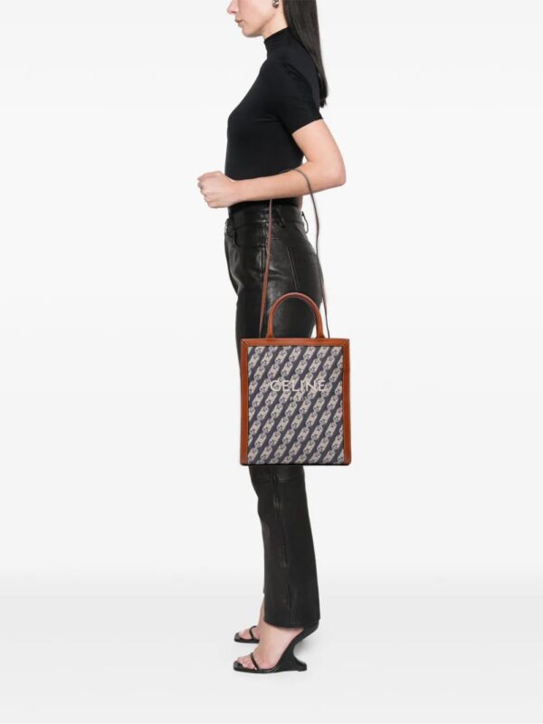 31658333_60991662_1000.jpg Céline - Small Triomphe Canvas Maillon Vertical Cabas satchel