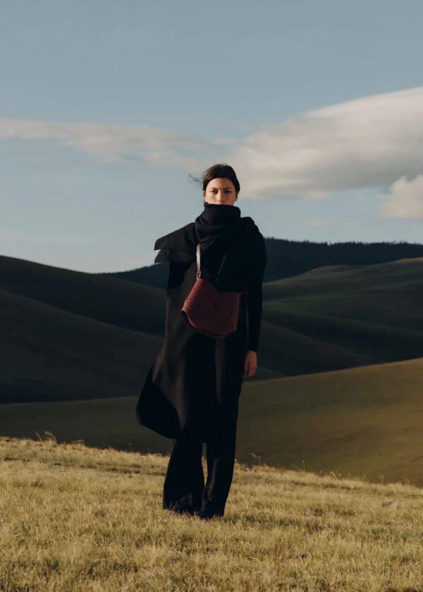 66_Hobbo_Nodde_Cremisi-58232000x2800px.jpg Polène Nodde Hobo Edition Smooth Black Cherry