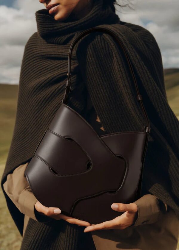 71_Hobbo_Nodde_Ebene-6145_2000x2800px.jpg Polène Nodde Hobo Edition Smooth Ebony