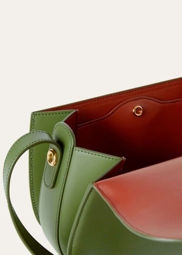 FAN9607_B4AW_MEDIUM_3cfa9026-02ea-4665-bd72-4250a95f4213.jpg Loro Piana Small Ghiera bag Smooth Calfskin