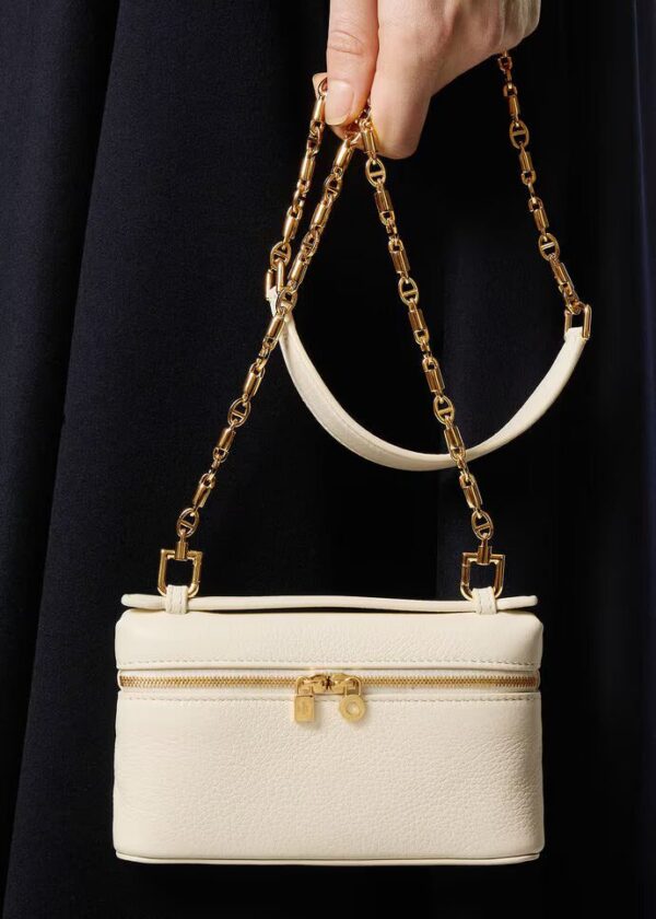 FAN9867_108U_MEDIUM_1.jpg Loro Piana Extra Pocket Mini Pouch Grained Calfskin