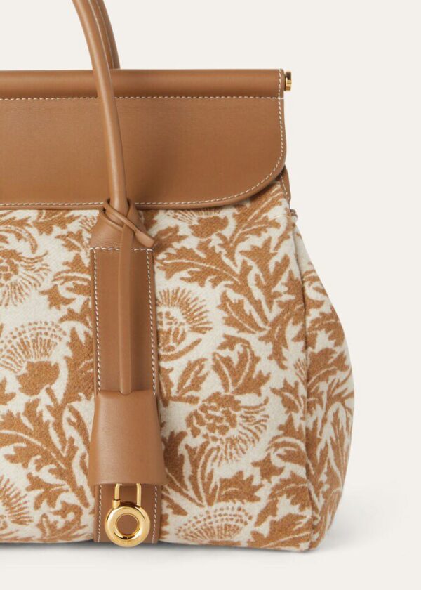 FAO7314_F6IR_MEDIUM_5c7c5846-f661-401b-8669-58ee43fbe62e.jpg Loro Piana Loom bag L32 Cashmere, Virgin Wool