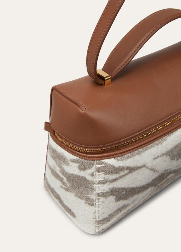 FAP5110_F6WM_MEDIUM_3447d368-839e-4291-a0c7-7bf9315cc7ae.jpg Loro Piana Extra Bag L27 Cashmere, Virgin Wool