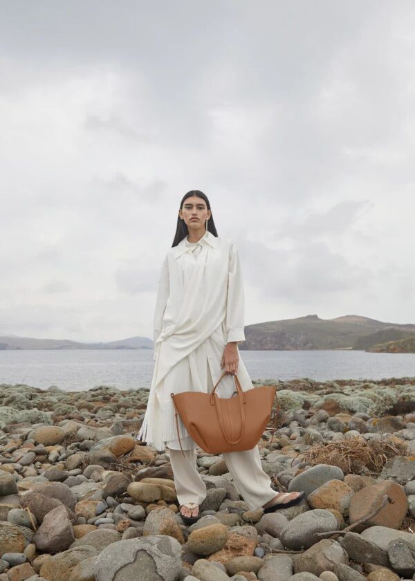 MQ5A7396_44249dbc-f5f7-40cc-8047-2bd20ace8c15.jpg Polène Cyme Edition Textured Camel