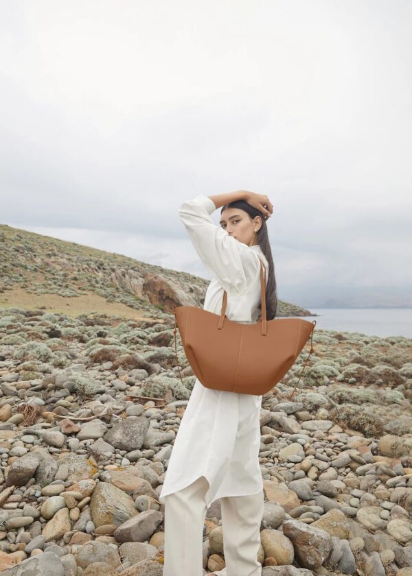 MQ5A7431_77a6ed87-fc98-4494-89d8-00b9c61c33bd.jpg Polène Cyme Edition Textured Camel