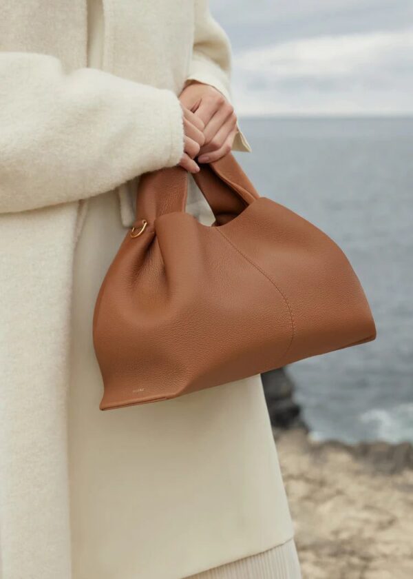 NUMERO_NEUF_CAMEL_2282000x2800px.jpg Polène Numéro Neuf Edition Textured Camel