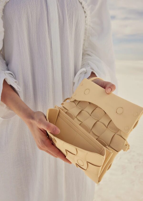 WHITE_SANDS_LONG_WALLET_BLE_0512000x2800px.jpg Polène Neiti Edition Duo Wheat