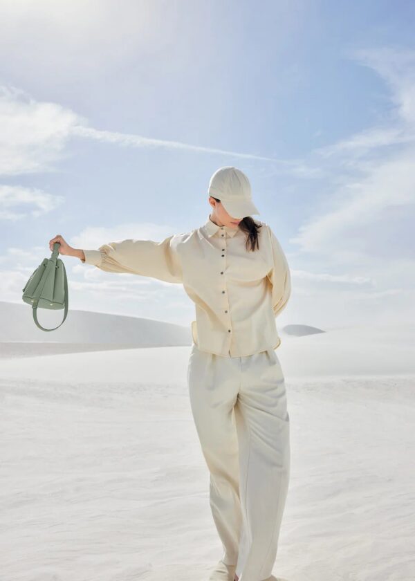 WHITE_SANDS_N8_MINI_SAUGE_Taupe__1532000x2800px.jpg Polène Numéro Huit Mini Edition Textured Sage