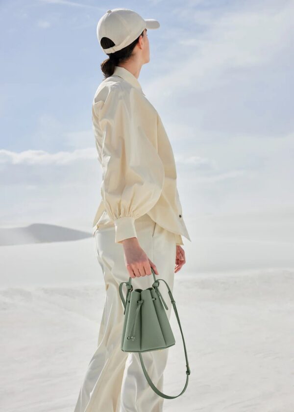 WHITE_SANDS_N8_MINI_SAUGE_Taupe__1572000x2800px.jpg Polène Numéro Huit Mini Edition Textured Sage