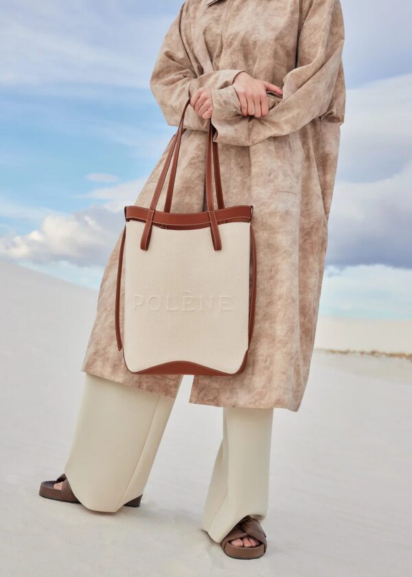 WHITE_SANDS_TOTE_TELA_COGNAC_0092000x2800px.jpg Polène Ilo Edition Cognac