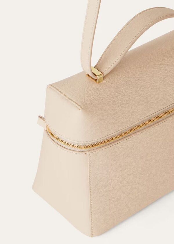 asdasd_8b8ca30c-1bb8-45ef-b0dd-a7c8058d3e06.jpg Loro Piana Extra Bag L27 Calfskin