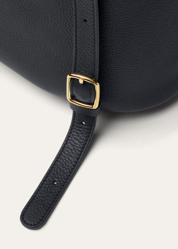 d_d3dee34e-e588-40ca-9f9d-3bdd3719de24.jpg Loro Piana Extra Drawstring backpack L27 Calfskin