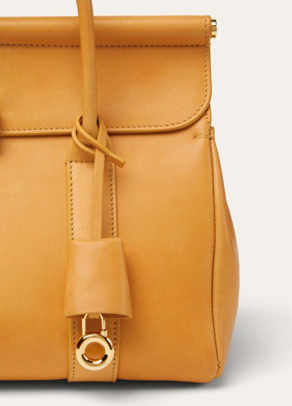 ddd_359f6e2c-5df2-4122-96aa-94625ac3f881.jpg Loro Piana Loom bag L25 Calfskin
