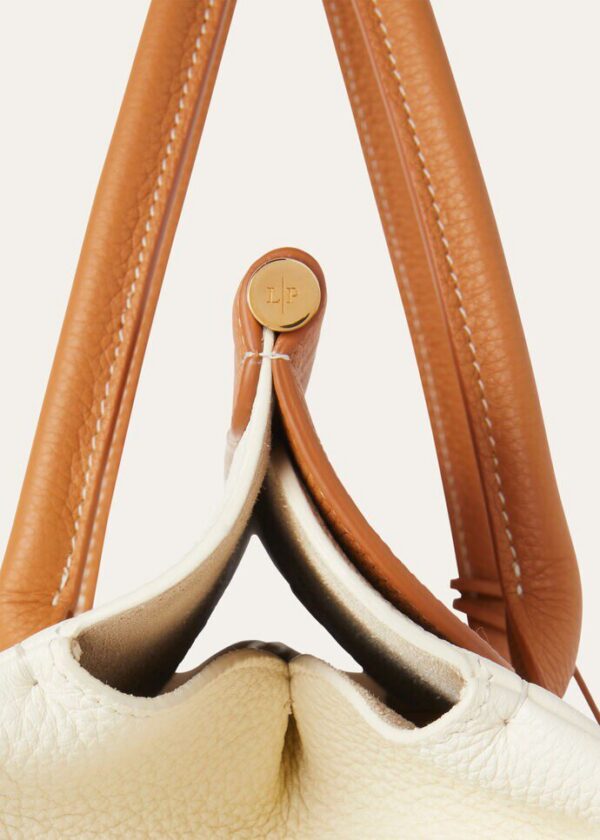 fee_54f104c9-66e1-4bda-b8e2-171095c3382b.jpg Loro Piana Loom bag L32 Calfskin