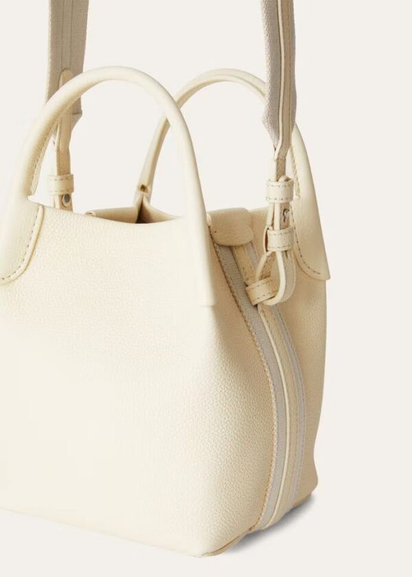 fee_c0d3de14-5fa2-4c44-b799-c923e2285b40.jpg Loro Piana Micro Bale bag Grained Calfskin