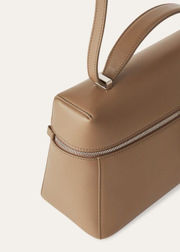 s_4e0d6d3f-1f76-453b-b34e-3d85f0d7dc5d.jpg Loro Piana Extra Bag L27 Calfskin