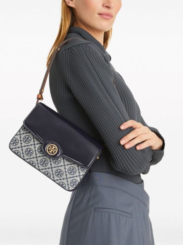 22015932_51722494_1000.jpg Tory Burch Robinson monogram-pattern shoulder bag