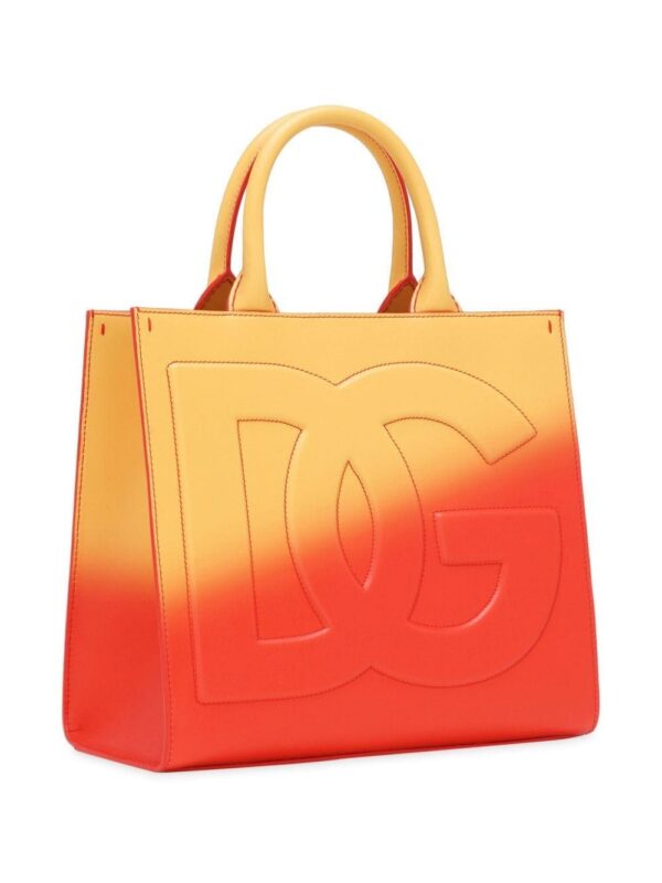 22052969_52047044_1000.jpg Dolce & Gabbana Daily logo-embossed tote bag