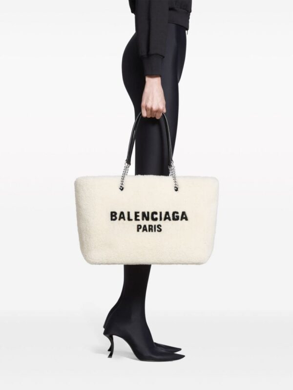 22145246_52054037_1000.jpg Balenciaga Duty Free medium shearling tote bag