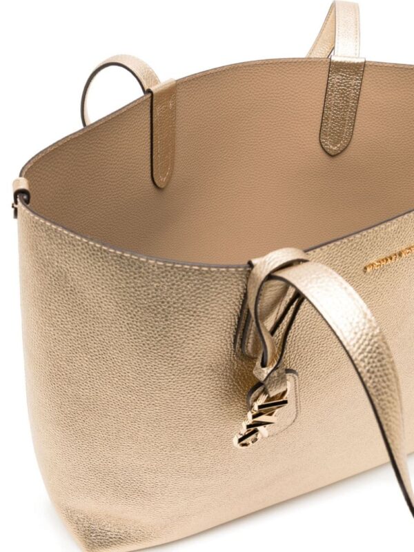 22155388_52484668_1000.jpg Michael Kors extra-large Eliza reversible metallic tote bag