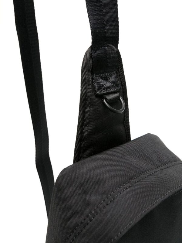 22213764_52059933_1000.jpg Diesel logo-tag messenger bag