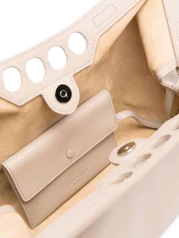 22264880_53537689_1000.jpg Alexander McQueen The Peak leather shoulder bag