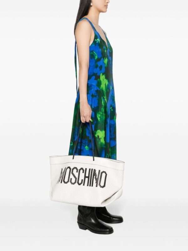 22301432_52171391_1000.jpg Moschino interwoven leather shoulder bag