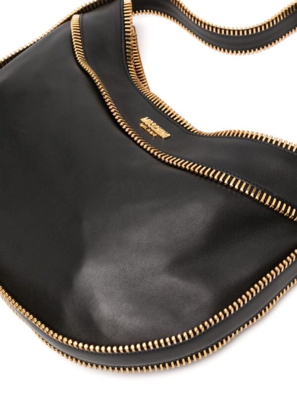22301466_52560389_1000.jpg Moschino zip-detail leather shoulder bag