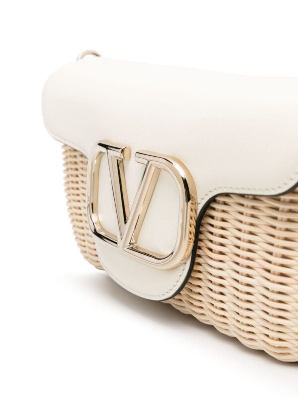 22346758_53712373_1000.jpg Valentino Garavani Locò raffia crossbody bag