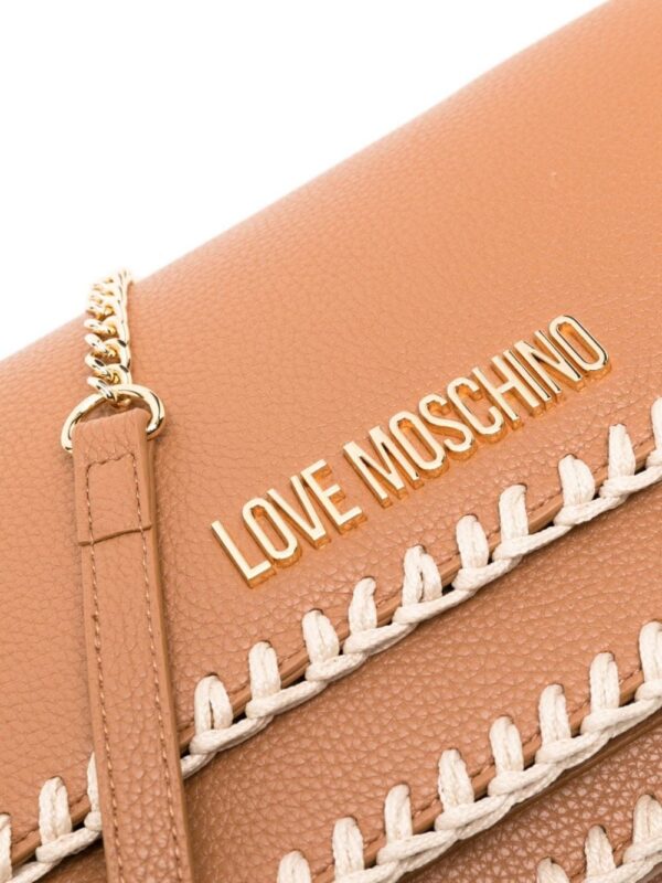 22403421_52396764_1000.jpg Love Moschino logo-lettering grained shoulder bag