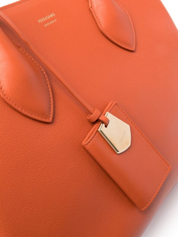 22464108_52452093_1000.jpg Ferragamo Stella logo-plaque leather bag