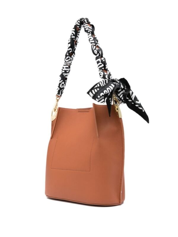 22465199_52414170_1000.jpg Love Moschino logo-lettering shoulder bag