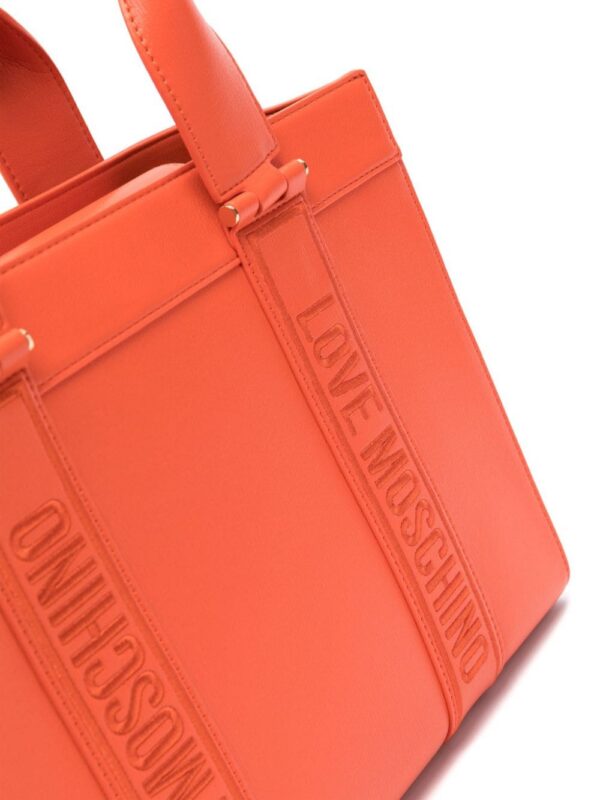 22465200_52401101_1000.jpg Love Moschino logo-embroidered shoulder bag