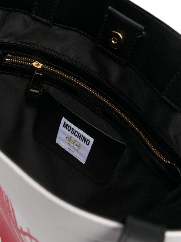 22498214_52465445_1000.jpg Moschino logo-print shoulder bag
