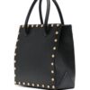 22499555_52465000_1000.jpg Moschino floral stud-detailing tote bag