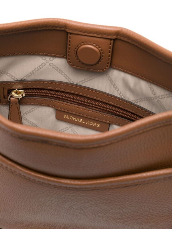 22517171_52514435_1000.jpg Michael Michael Kors logo-plaque leather shoulder bag