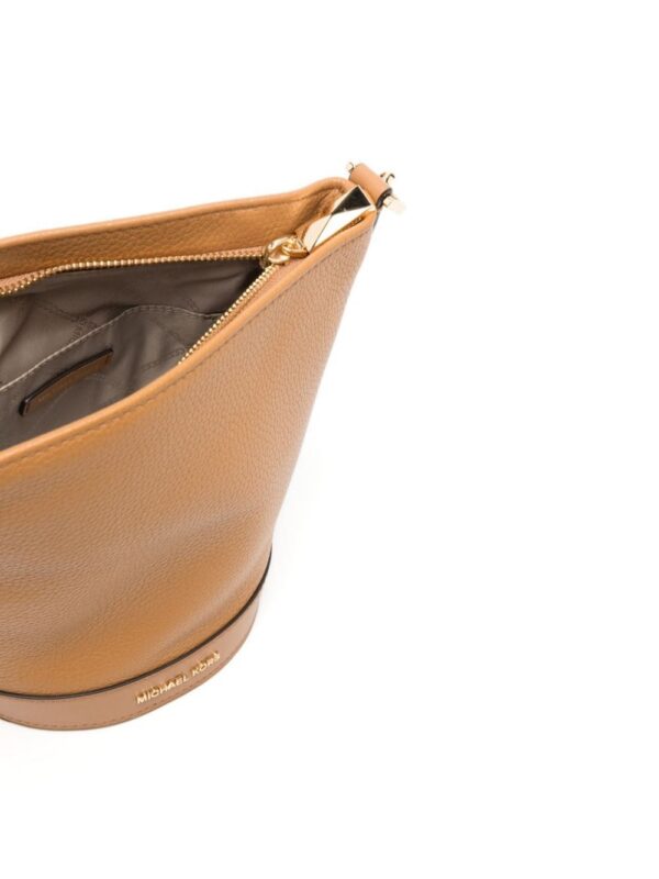 22529016_52827852_1000.jpg Michael Kors Townsend bucket bag