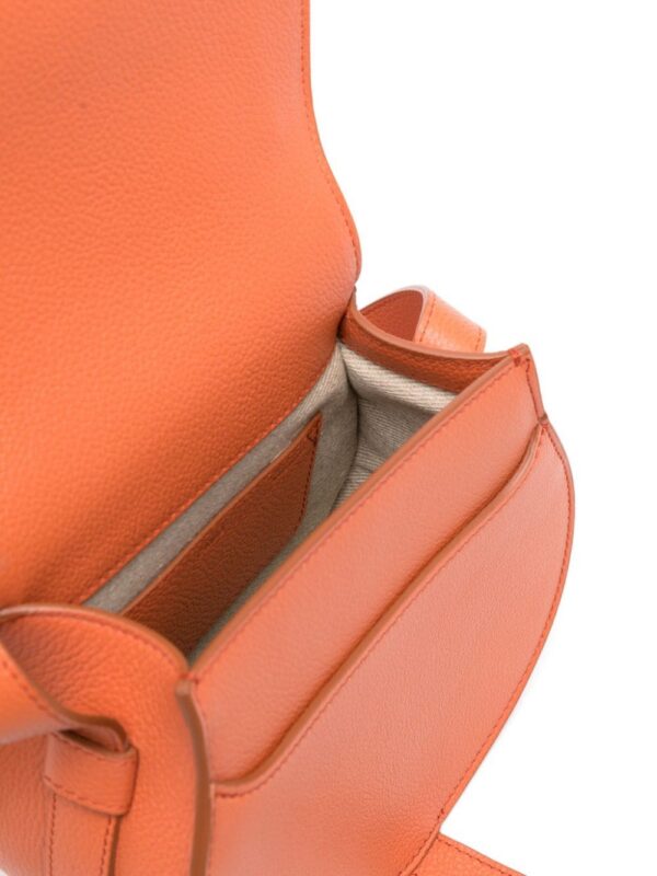 22619745_52646787_1000.jpg Chloé small Marcie leather crossbody bag