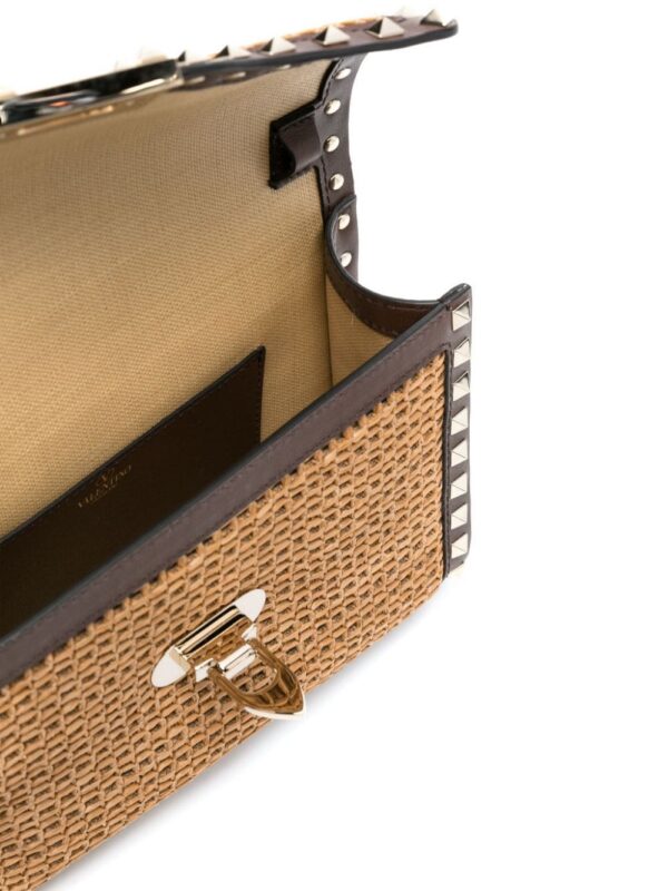 22622314_52694018_1000.jpg Valentino Garavani Rockstud straw shoulder bag
