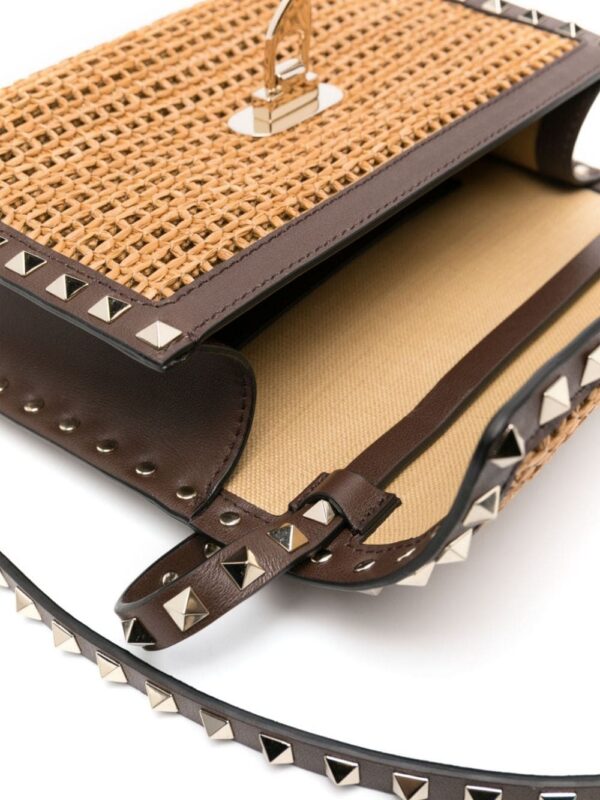 22622314_52694035_1000.jpg Valentino Garavani Rockstud straw shoulder bag