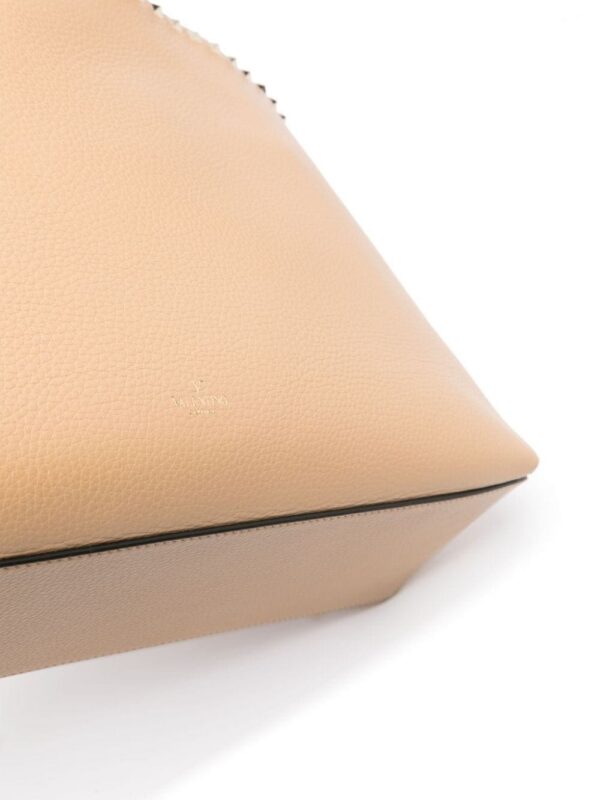 22658780_52773972_1000.jpg Valentino Garavani Rockstud leather tote bag