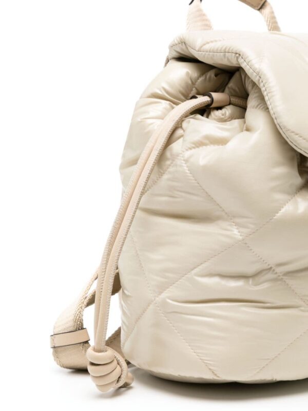 22658891_53068495_1000.jpg Moncler Puf quilted backpack
