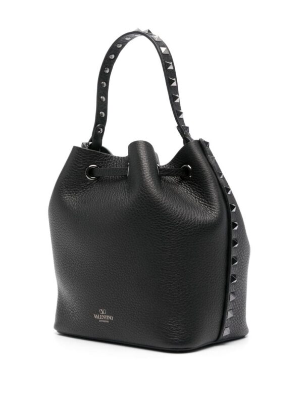 22659847_52664559_1000.jpg Valentino Garavani Rockstud leather bucket bag