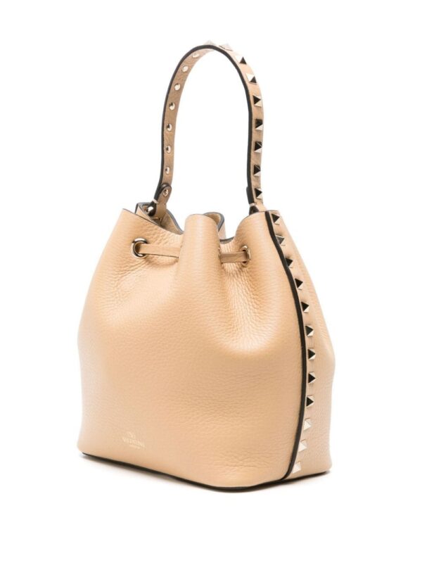 22686879_52748774_1000.jpg Valentino Garavani Rockstud leather bucket bag