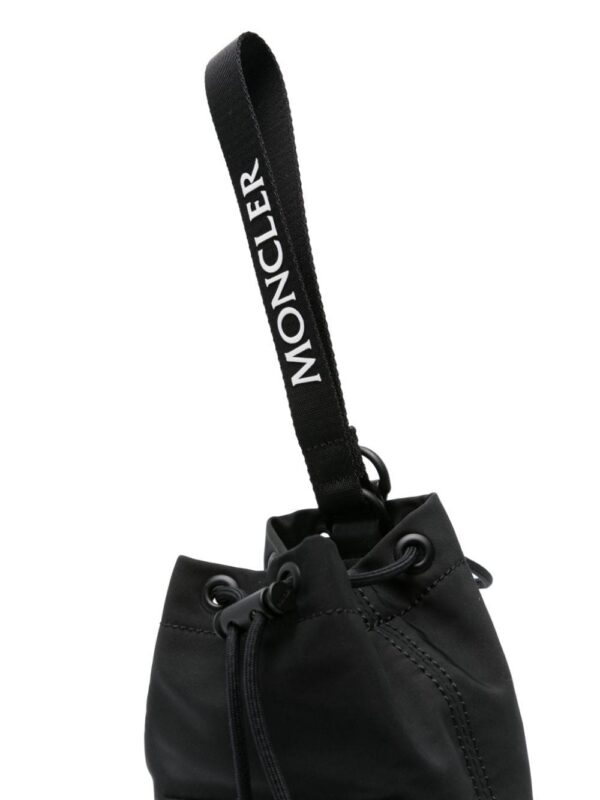 22693131_52866788_1000.jpg Moncler mini logo-patch bucket bag