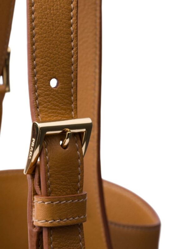 22728553_52708330_1000.jpg Prada large leather tote bag